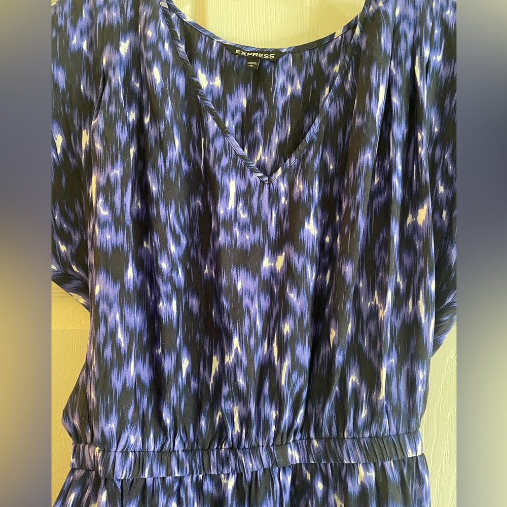 Express dress - Picture 2 of 5